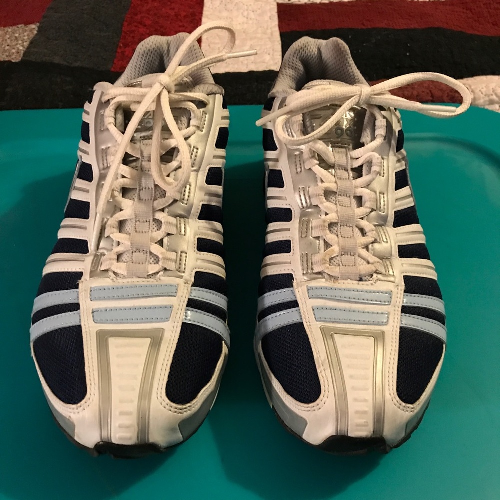 Women’s Sz 10 Nike Cross Training Athletic Shoes